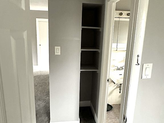 4th image of 601 Morton Ave #207-C