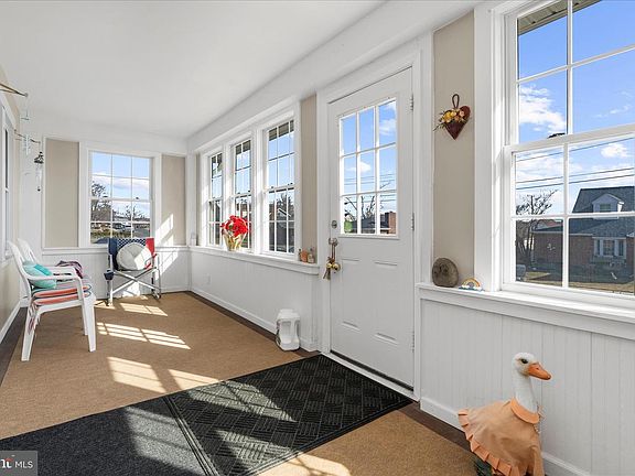 5th image of 1924 Sunberry Rd