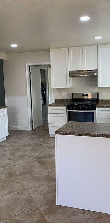 1st image of 991 El Portal Ave