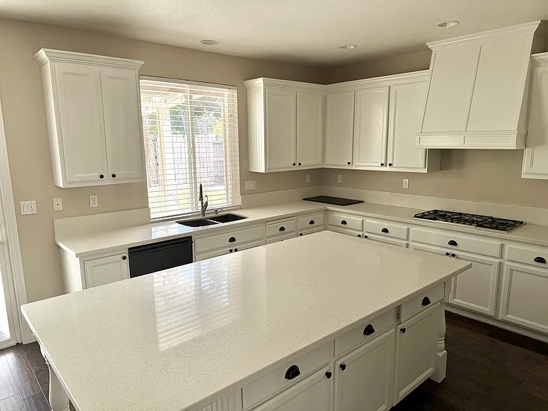772 Sheffield Ln — Photo 4