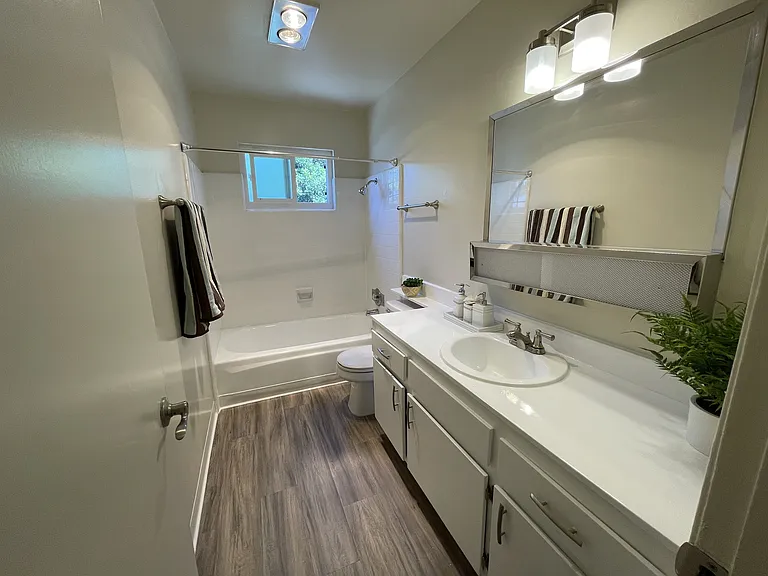 Brittany House — Photo 6