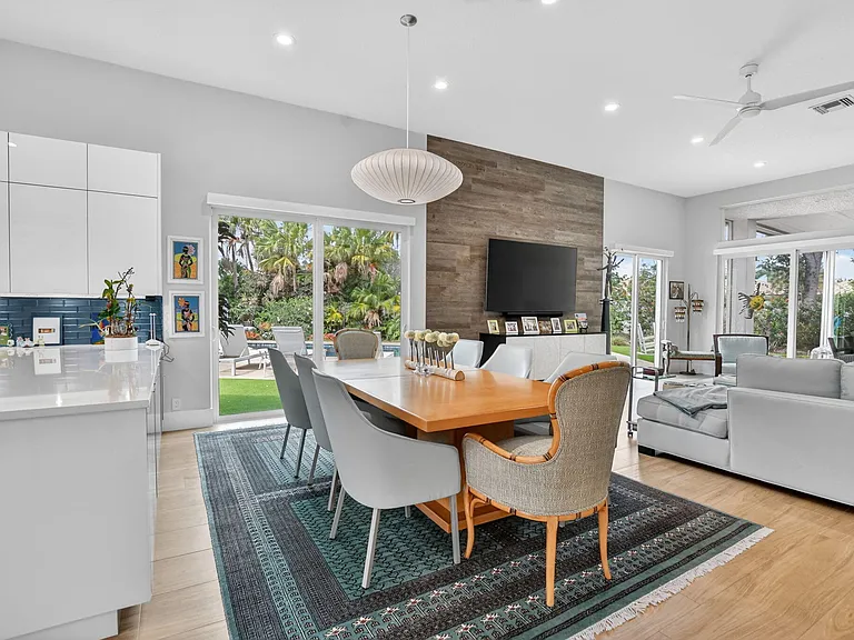 7843 Villa D Este Way — Photo 14