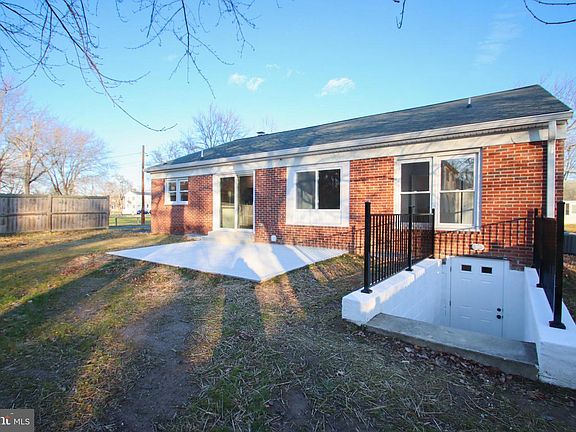 3rd image of 7904 Westmoreland Ave