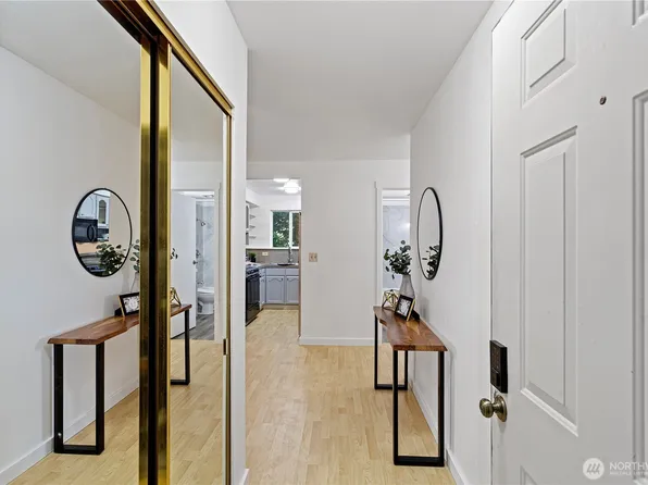 12003 100th Avenue NE #101, Kirkland, WA 98034