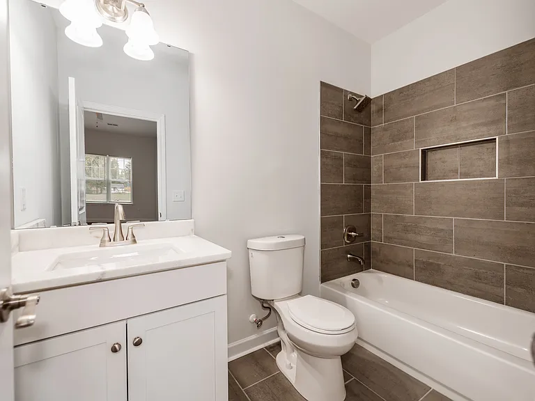910 N Ransom St — Photo 19