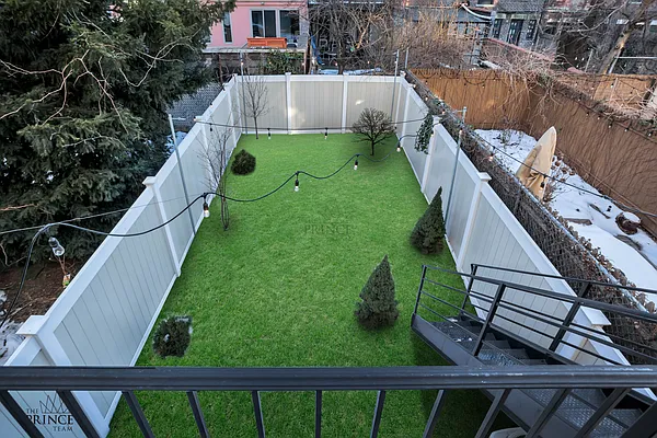 Sold by Compass | media 21