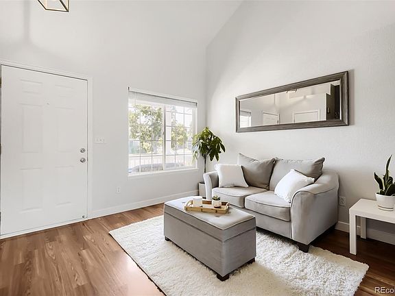 4th image of 4809 Collinsville Place