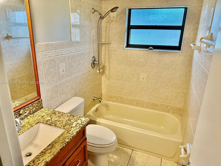 210 SW Voltair Ter — Photo 11