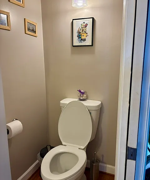 Half bathroom first floor