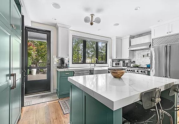 3rd image of 551 Saint Marks Ave Floor 2