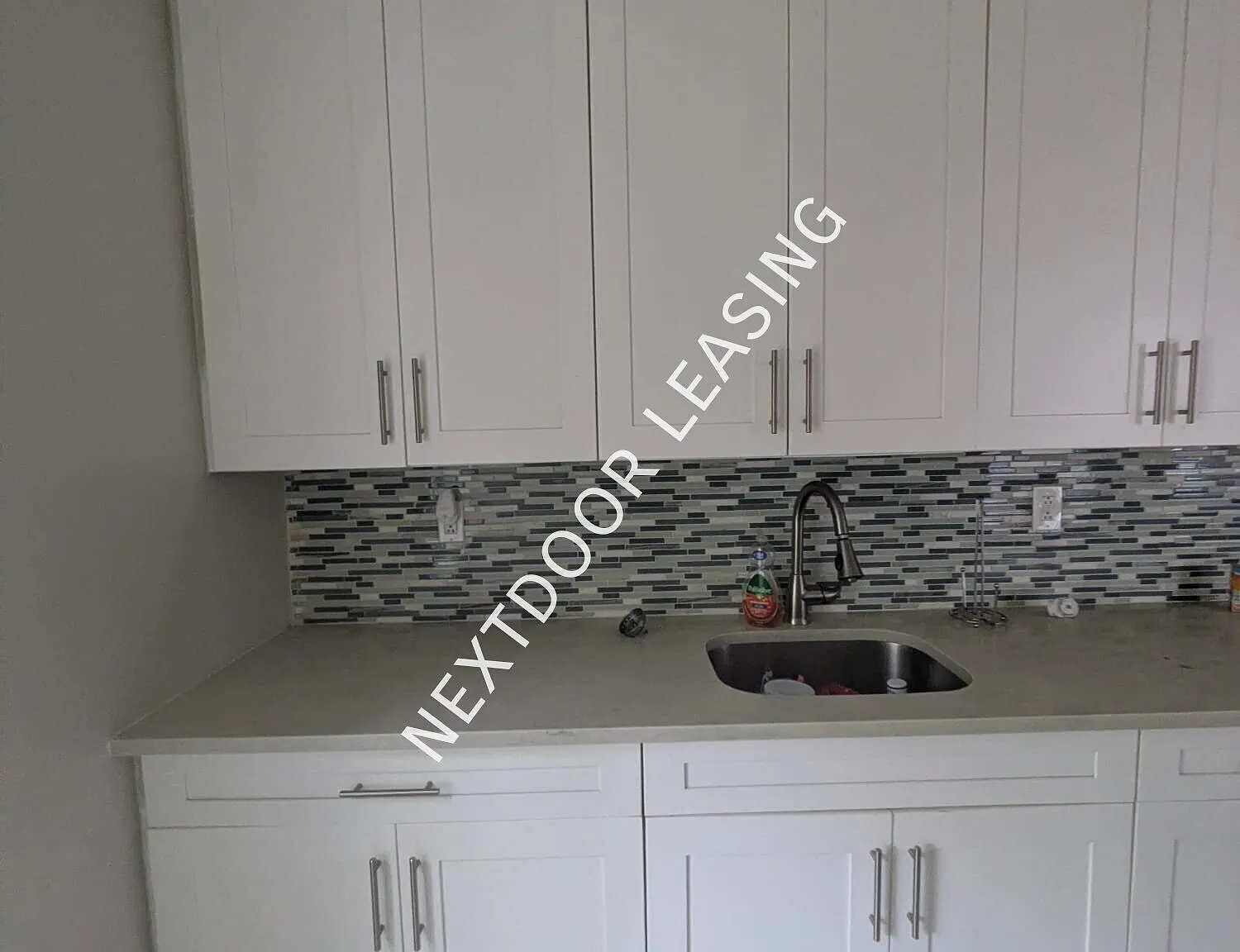 398 Woodlawn Ave — Photo 3