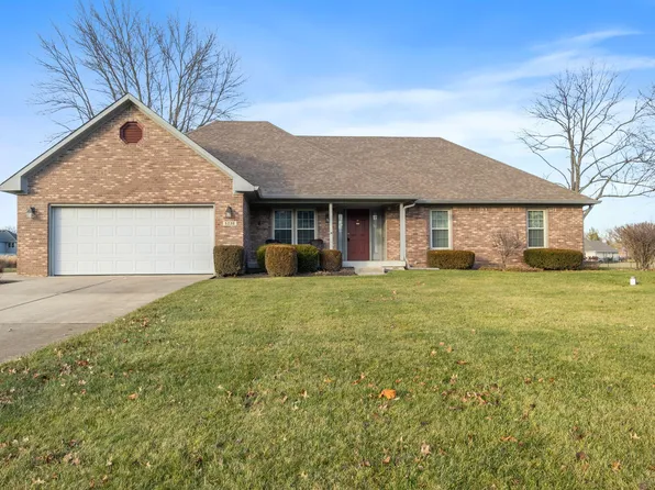 5238 W Stonehaven Ln, New Palestine, IN 46163