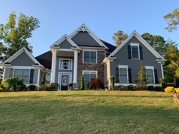 5th image of 242 Chestnut Oak Ln