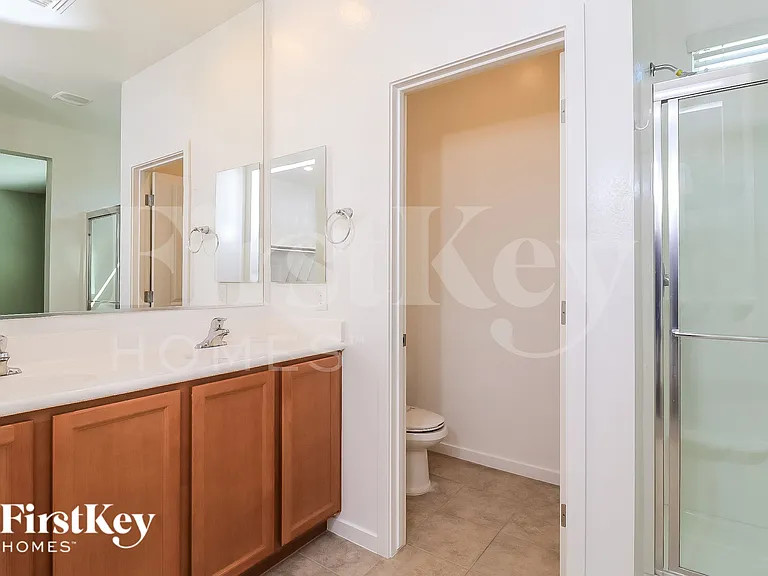 4052 S 101st Ln — Photo 14