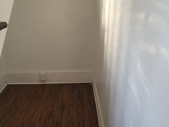 3rd image of 320 White St #320