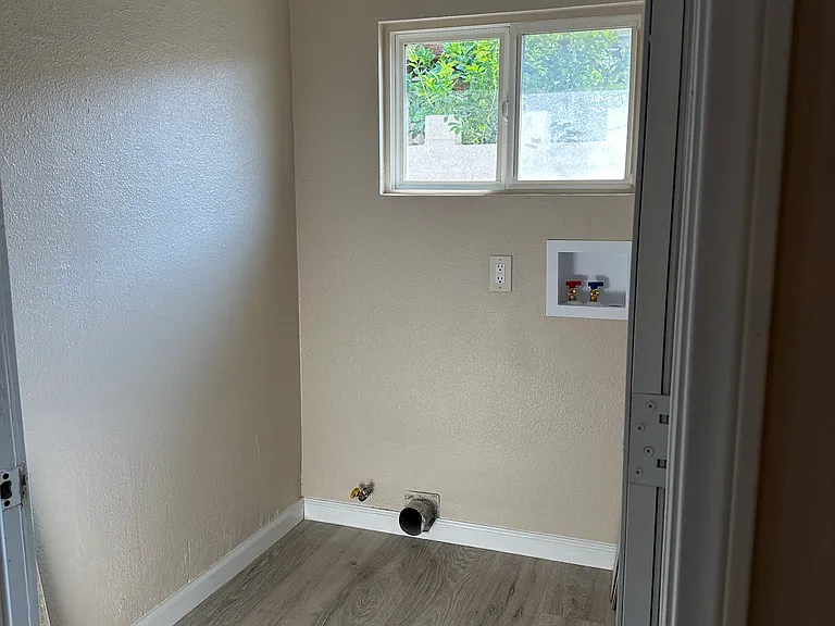 65911 Buena Vista Ave — Photo 17