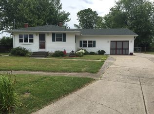 38 Veterans Dr, Lancaster, NY 14086