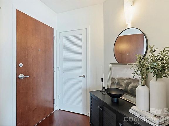 4th image of 210 N Church St Unit 1711