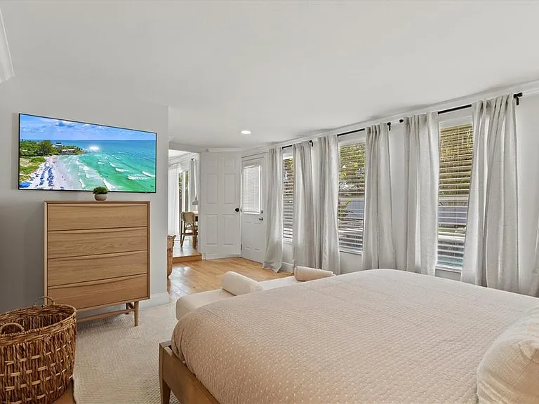 326 S Lime Ave — Photo 23