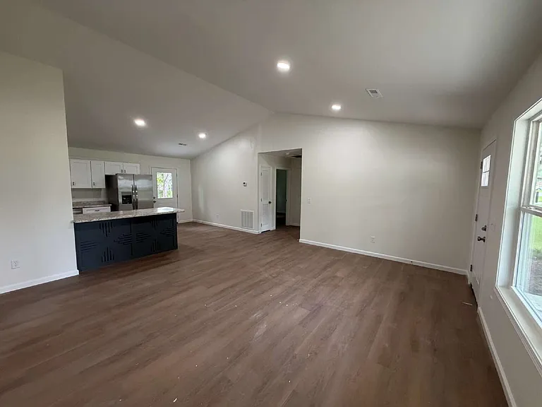 218 E Peter Ave — Photo 6
