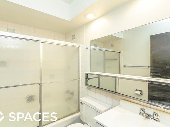 4th image of 516 W Melrose St APT 501