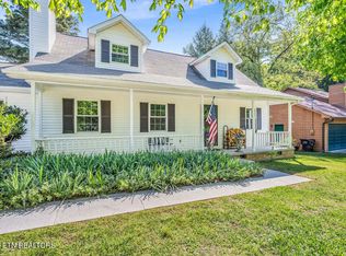 2209 Orchard Meade Ln, Knoxville, TN 37923