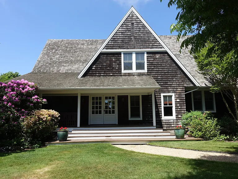 880 Lumber Ln — Photo 3