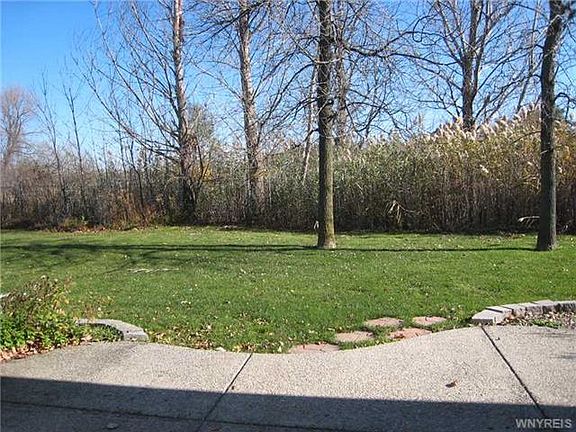 3rd image of 36 Brambly Ct