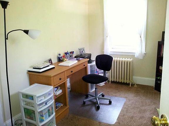 Office/small 2nd room