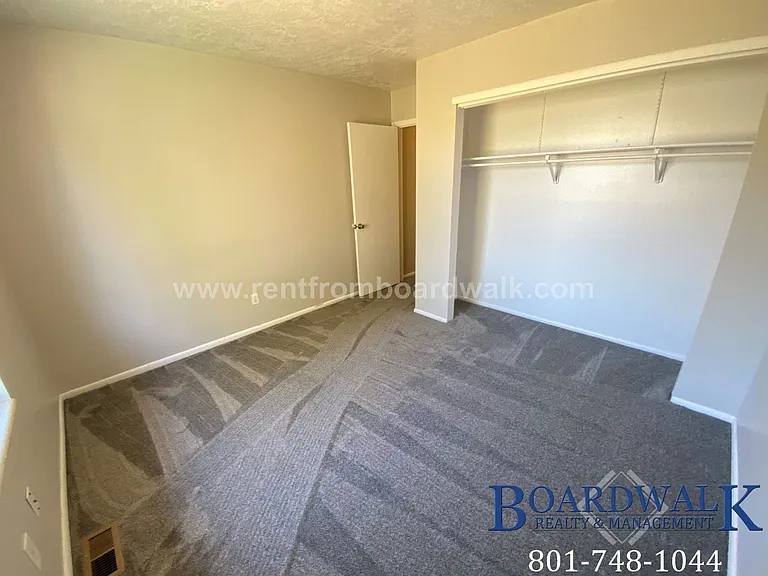 1453 W 2320 S — Photo 17