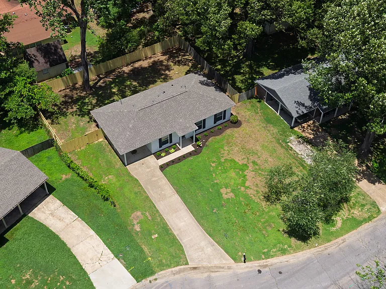 5340 Lakeview Cv — Photo 14