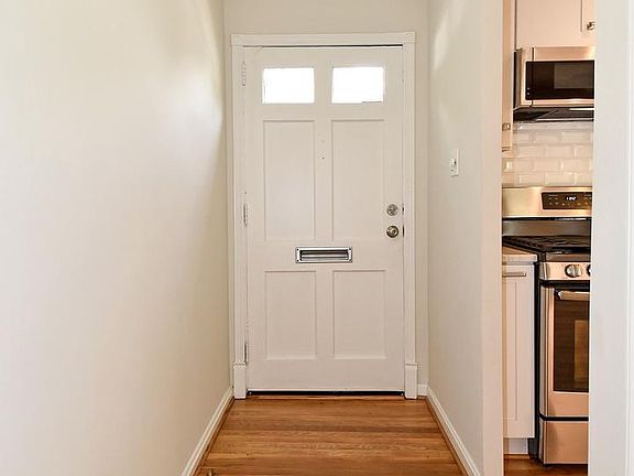 4th image of 3007 Hickory St