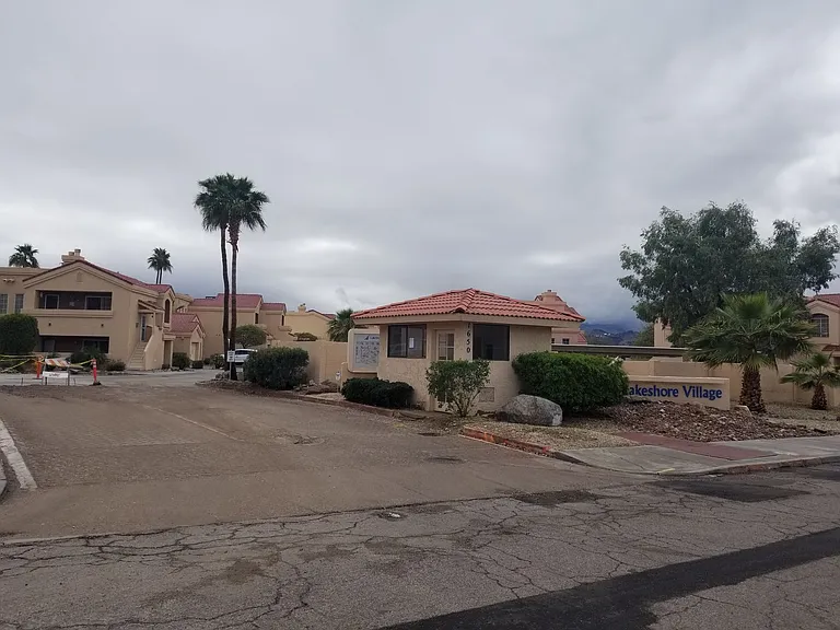 1650 Smoketree Ave S #249 — Photo 1