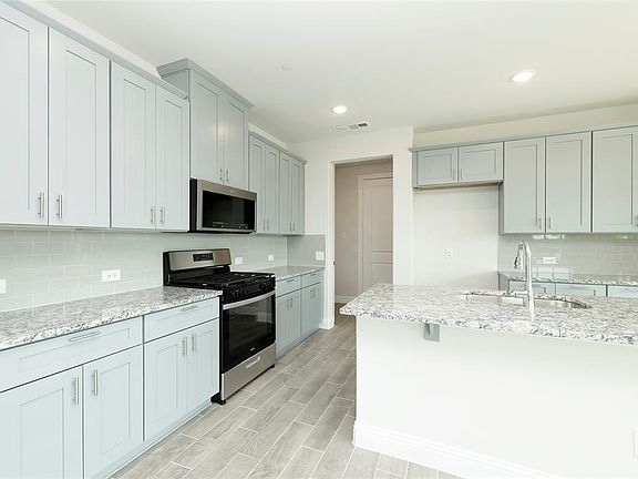 2nd image of 1068 Keswick Dr #1068