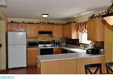 4th image of 5845 Dena Dr