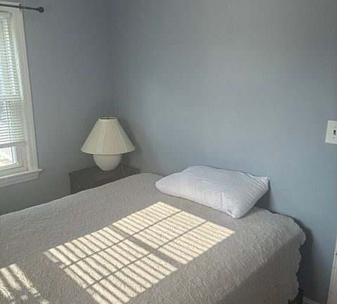 3rd image of 217 Garfield Ln