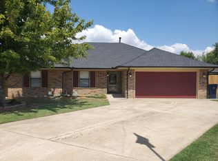 11105 NW 109th St, Yukon, OK 73099