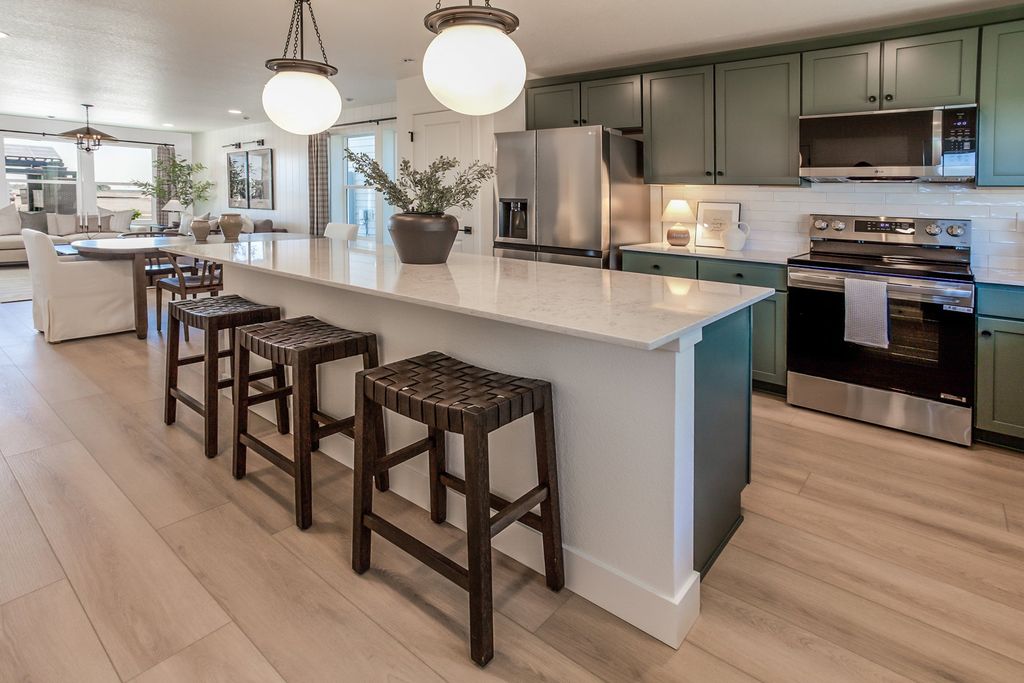 396 N Delozier