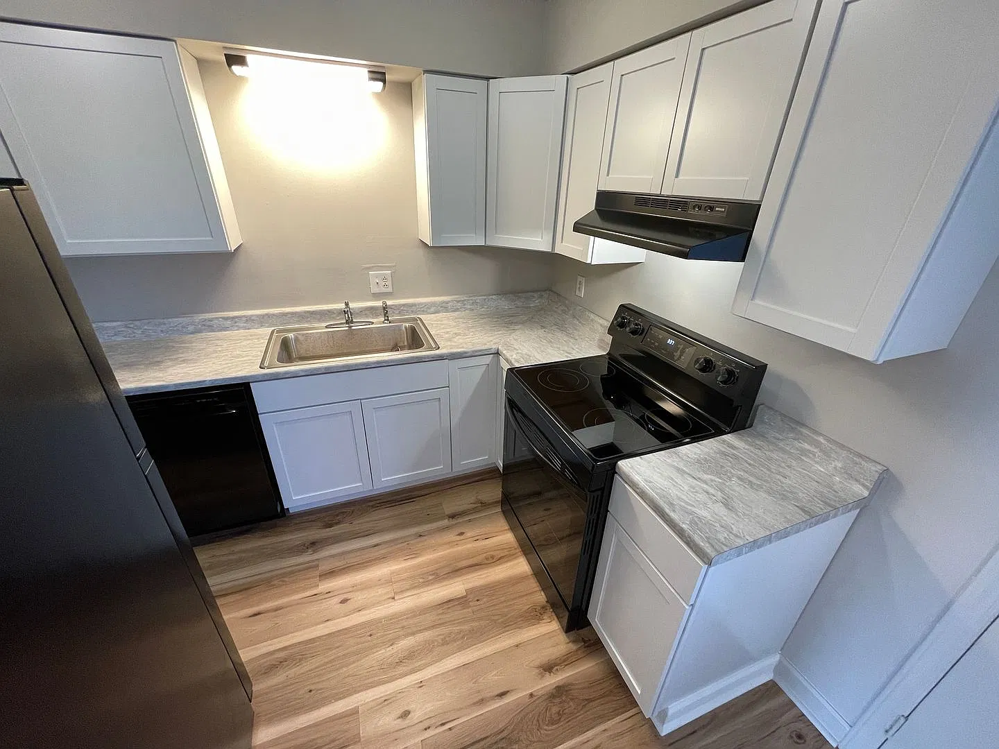 410 Freedom (4-Plex) — Photo 3