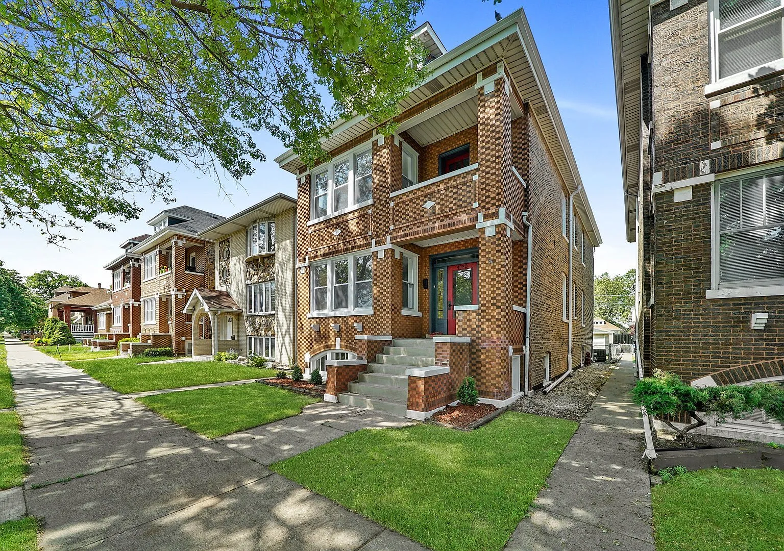 2 bed, 1300 sqft, $1,800 — Photo 1