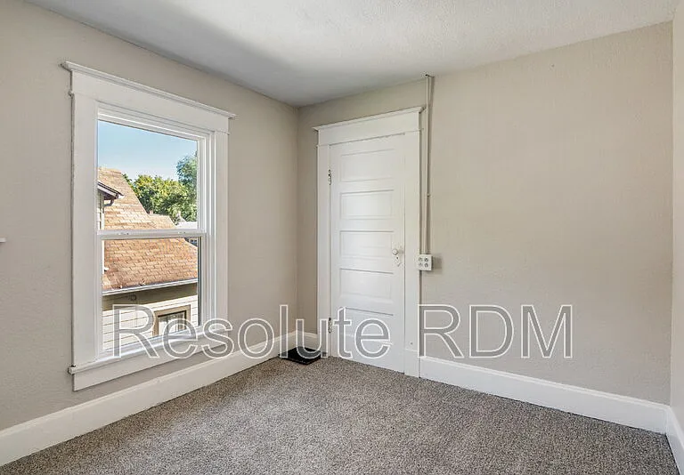 1314 N Dearborn St — Photo 16