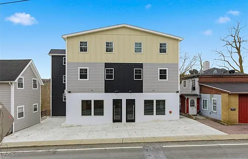 99 Main St Photo 1