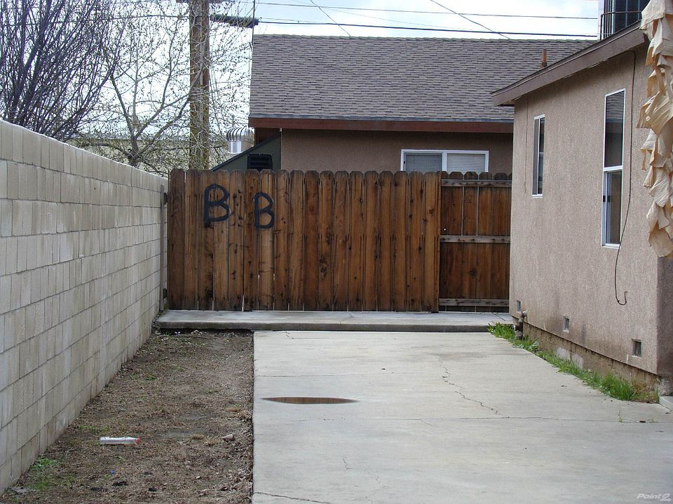 3501 L St. 93304