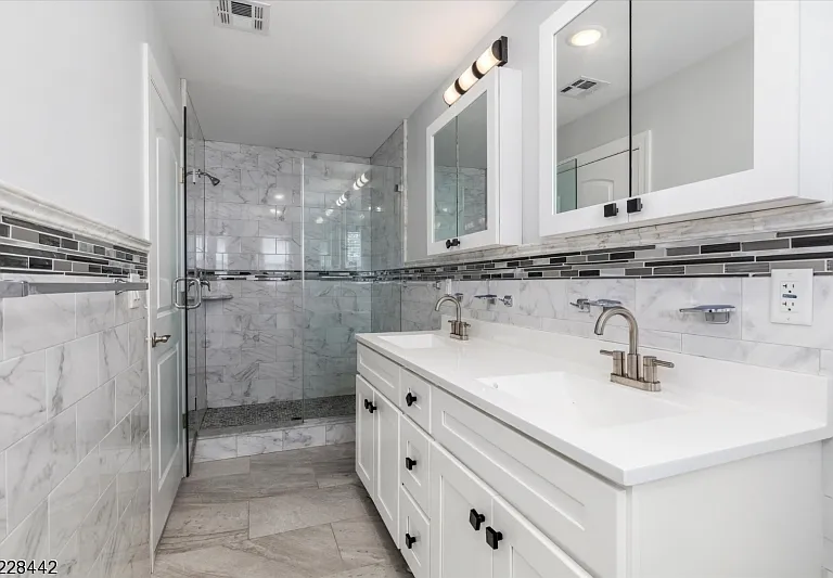 706 Elm St — Photo 10