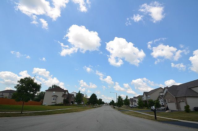 2nd image of 23664 W Dayfield Ct