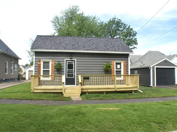 66 N 8th Ave, Canton, IL 61520