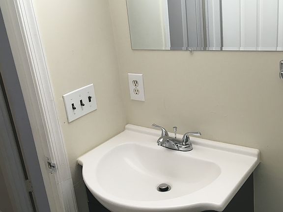 4th image of 2055 38th St SE APT 101