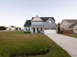 501 Blue Fish Ct, Hubert, NC 28539