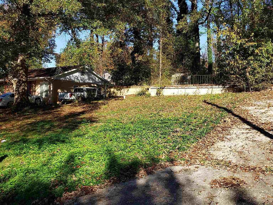 1st image of 390 Cameo Dr