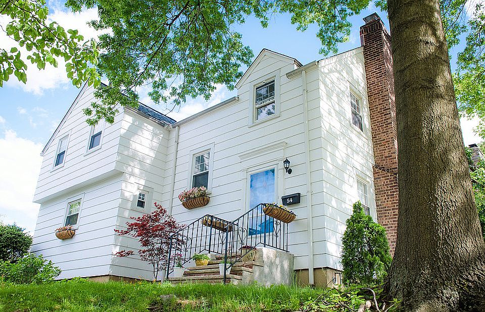 1st image of 54 Sunnyside Dr